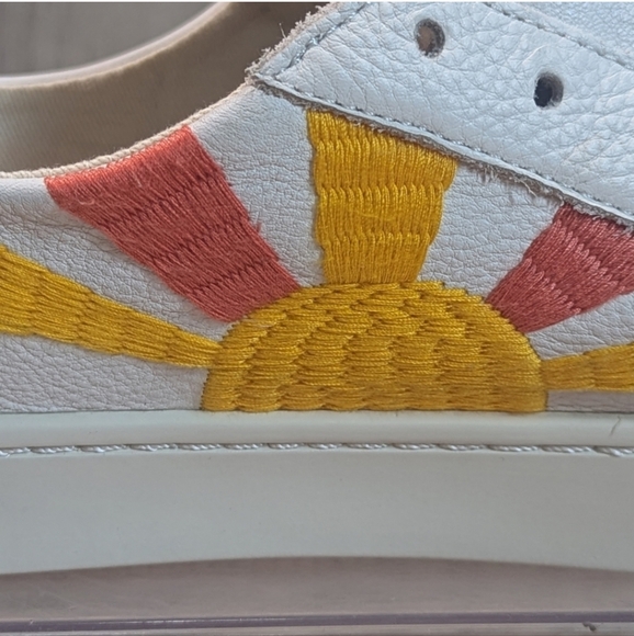 SOLUDOS Sneakers Women's Size 8 White Leather Rainbow Sun Embroidery - Picture 8 of 16